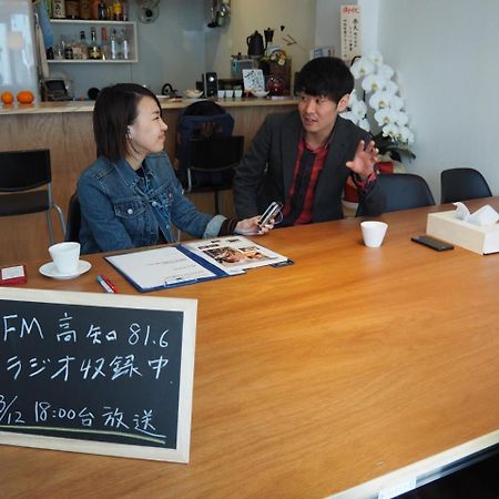 Tomarigi Hostel Cafe Bar Kōchi Kültér fotó